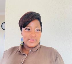 Xoliswa Mpongoshe, estate agent
