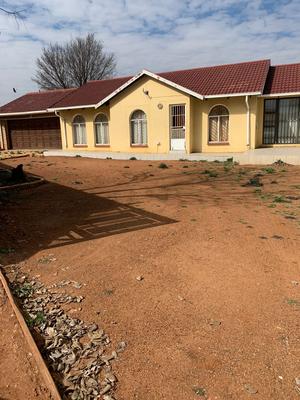House For Sale in Spruitview, Katlehong